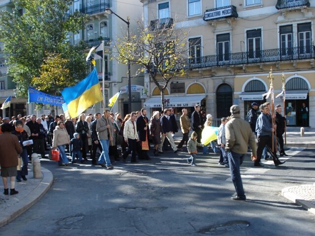 Мирна хода у Лісабоні до роковин Голодомору 32.33 років